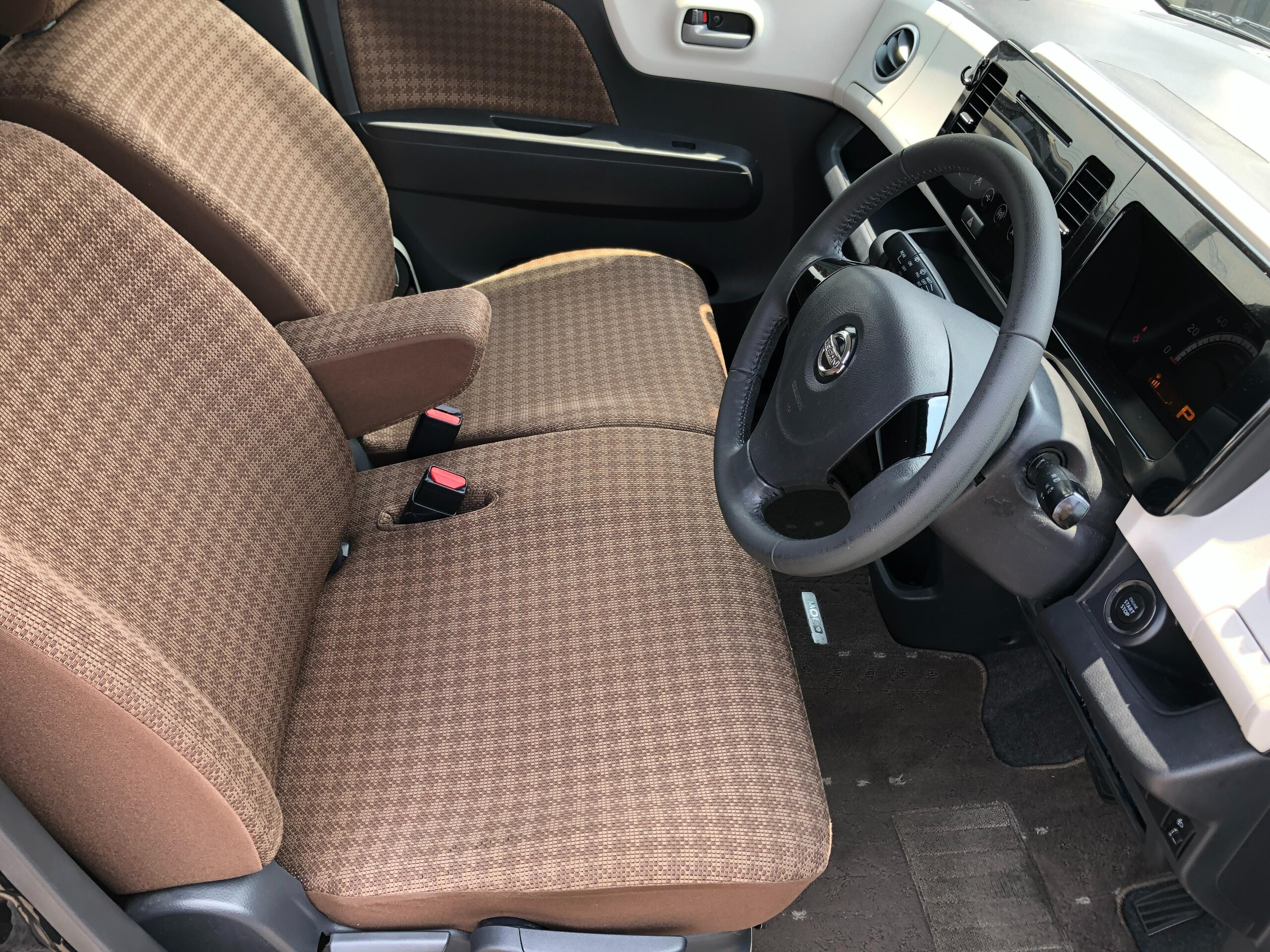 日産　モコ