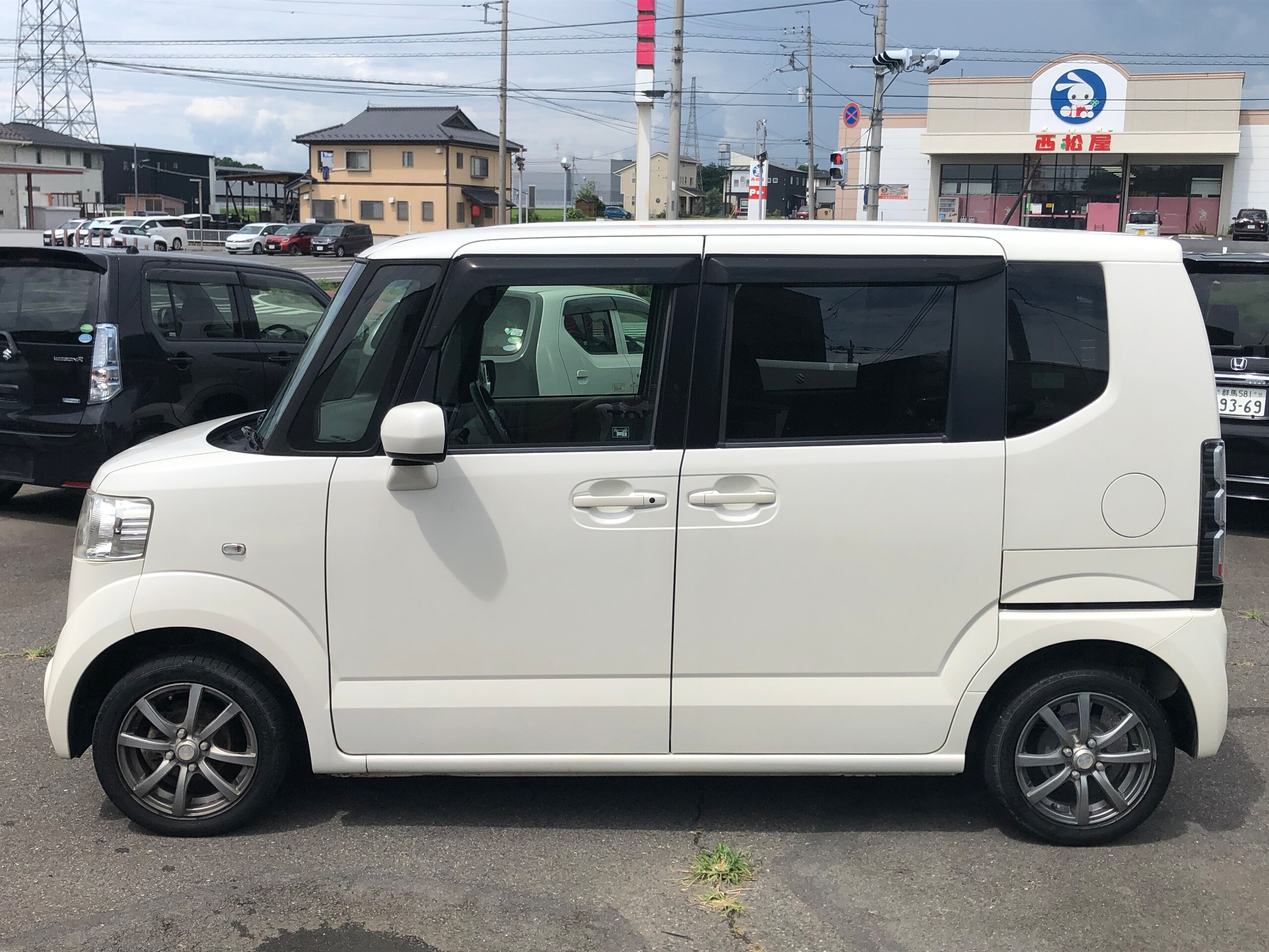 HONDA N-BOX