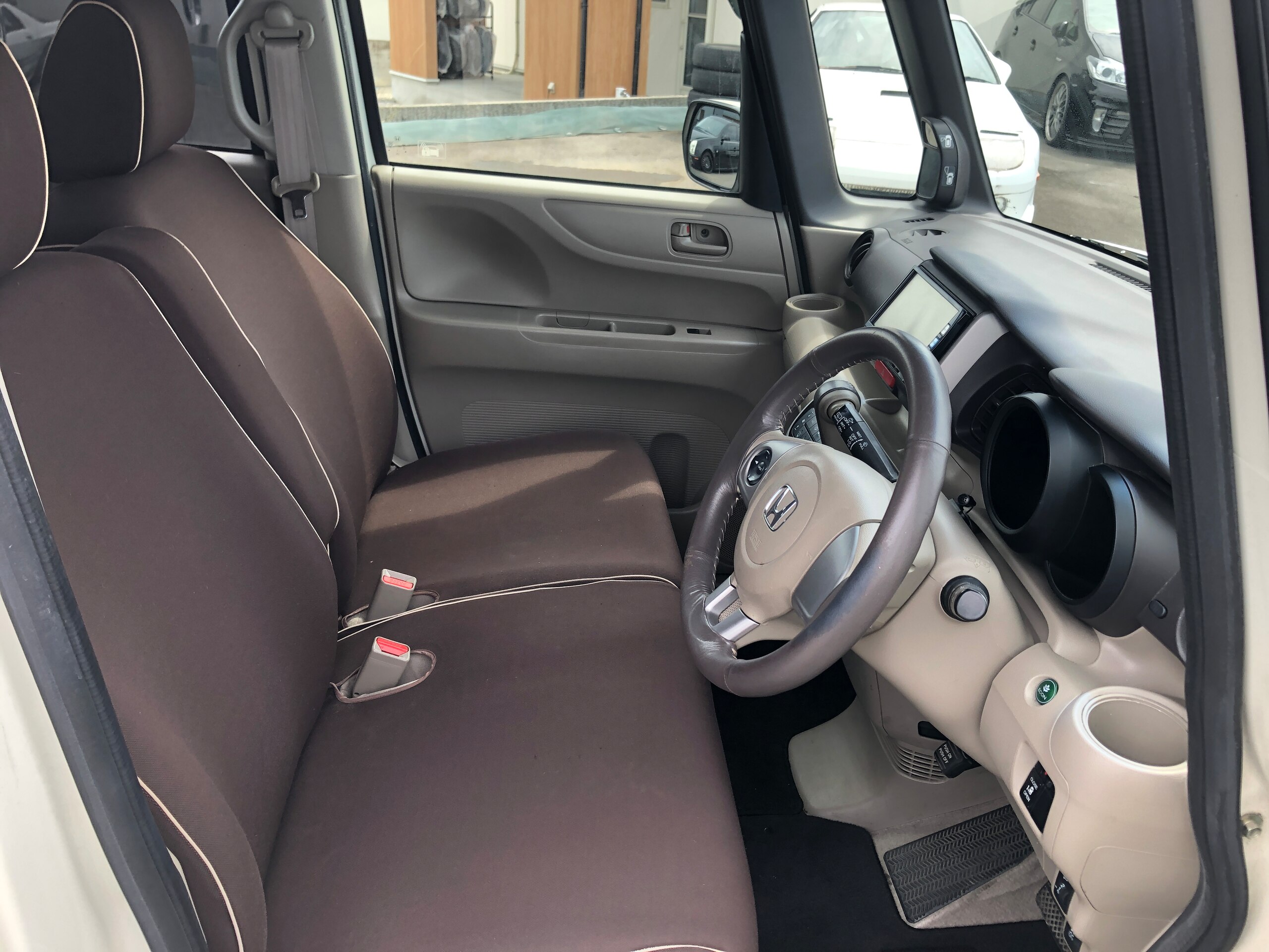 HONDA N-BOX