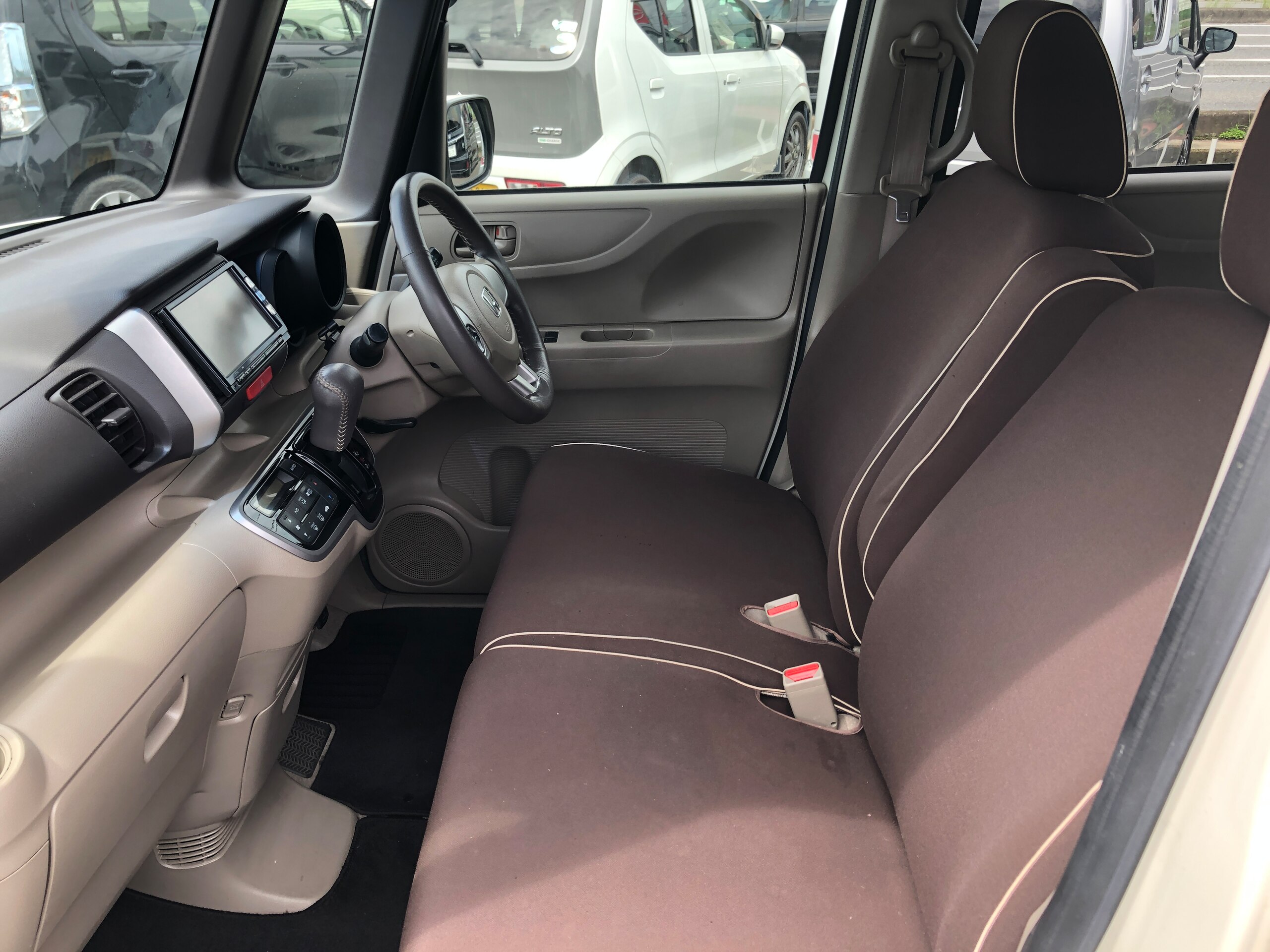 HONDA N-BOX